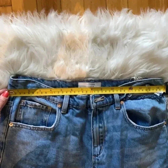 Extra distressed  Dynamite Cara jeans - Picture 8 of 9